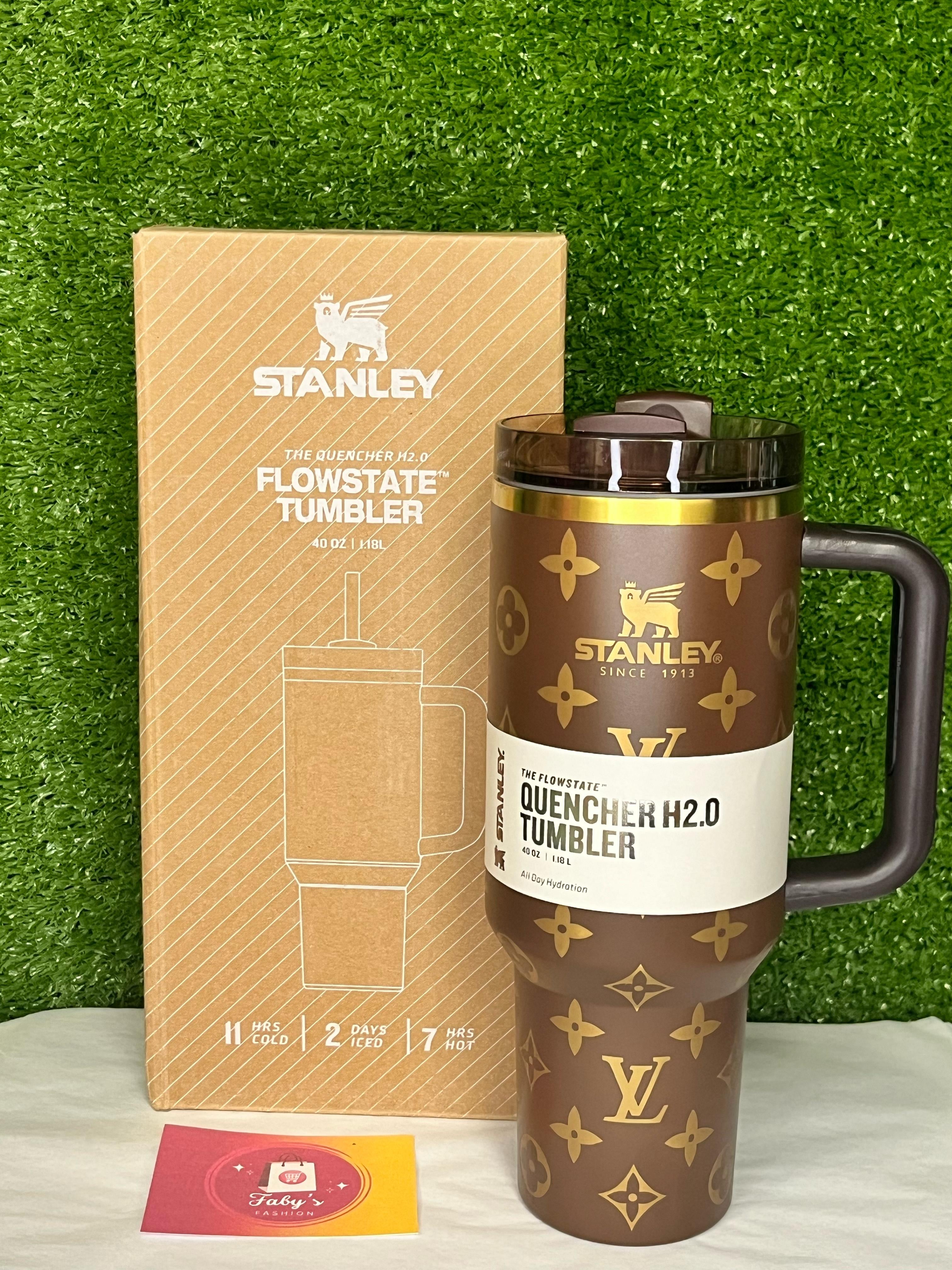 LV Stanley
Visitar 
Tumbler 40oz
